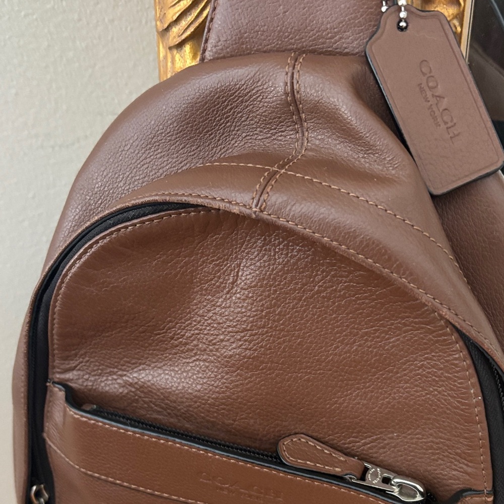 Coach Charles Messenger Brown Leather sling pack bag. - Picture 4 of 10